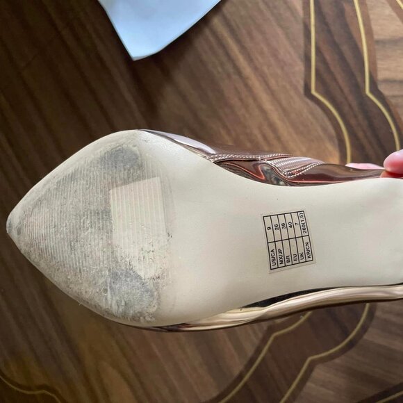 F21 Rose Gold Faux Patent Metallic Ankle Boots - Size 9 - Picture 3 of 3